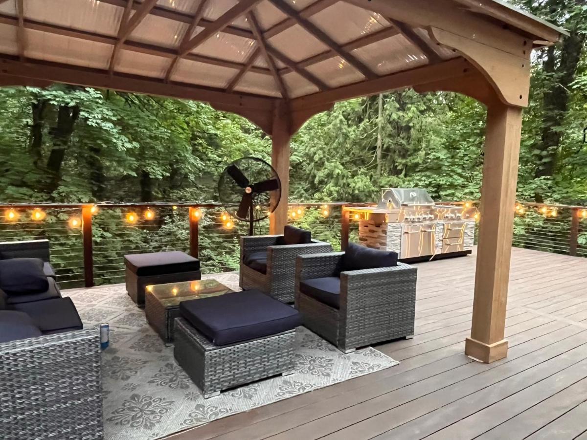 Serene Oasis Getaway With Sauna And A Swim Spa. Portland Eksteriør bilde